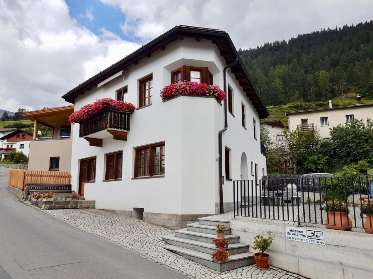 Chasa Nogler - Ferienwohnung Ramosch Exterior photo